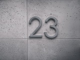 cyfry, litery z betonu architektonicznego